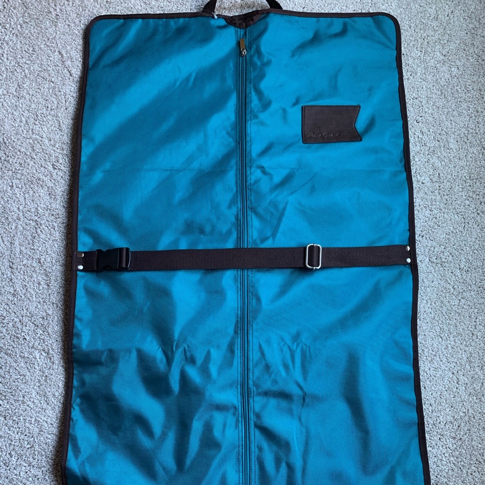 - Robert graham new hanging garmet bag